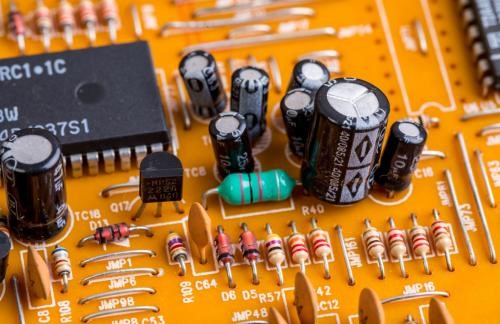 5V電源模塊的簡易電路設計原理